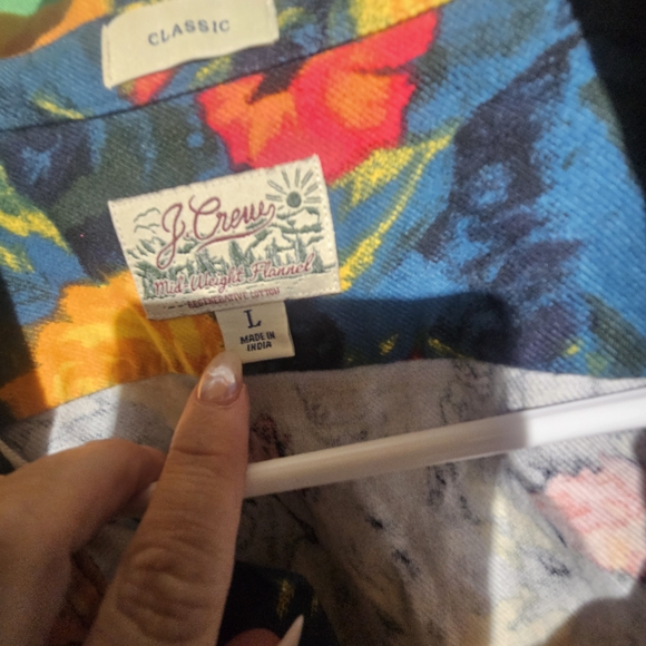 J.Crew Mens Large EUC Classic Multicolor Floral Shirt PTP 24 - Picture 4 of 5